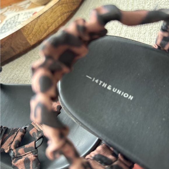 *Like New* 14th & Union Kylie Sandal In Leopard - Picture 5 of 6